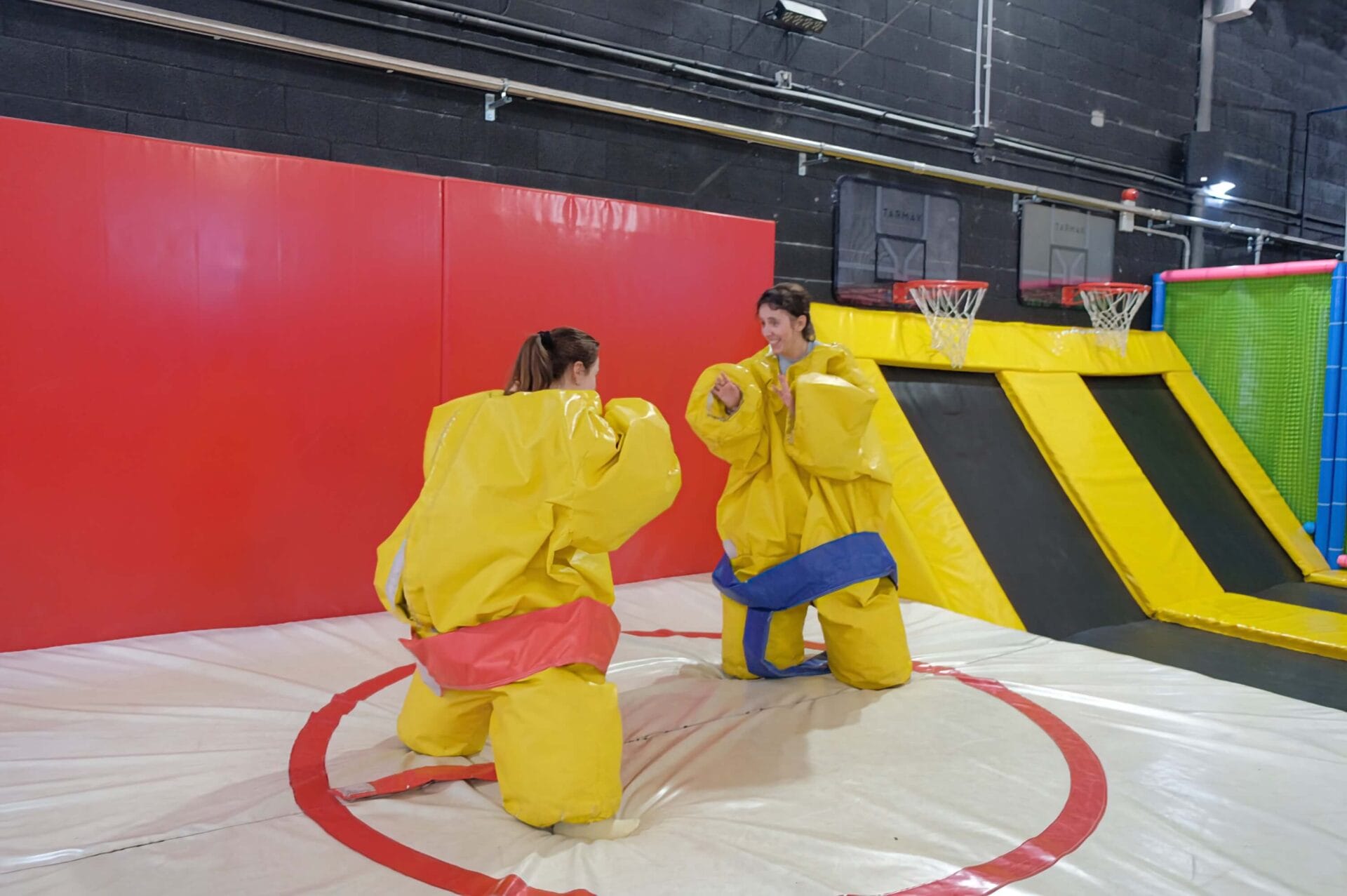 Sumo en el Humor Amarillo Sumo en el Humor Amarillo